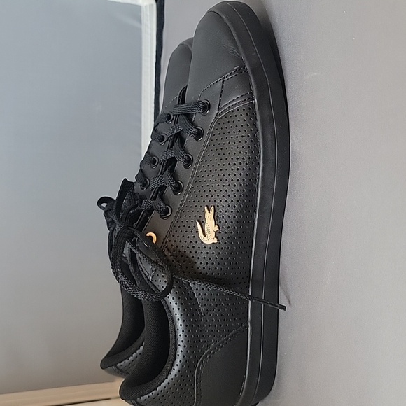 Lacoste Women's Black and Gold Lerond Sneakers Size 7 - Picture 2 of 8